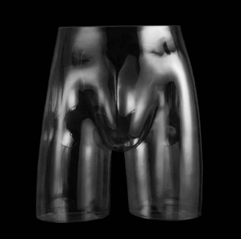 お尻の形をした男性モデル お尻の形をした男性モデル